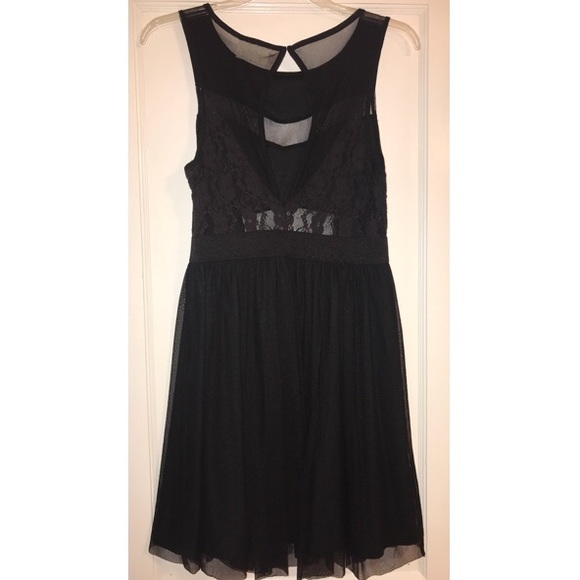 Lace Cutout Dress - Picture 7 of 8